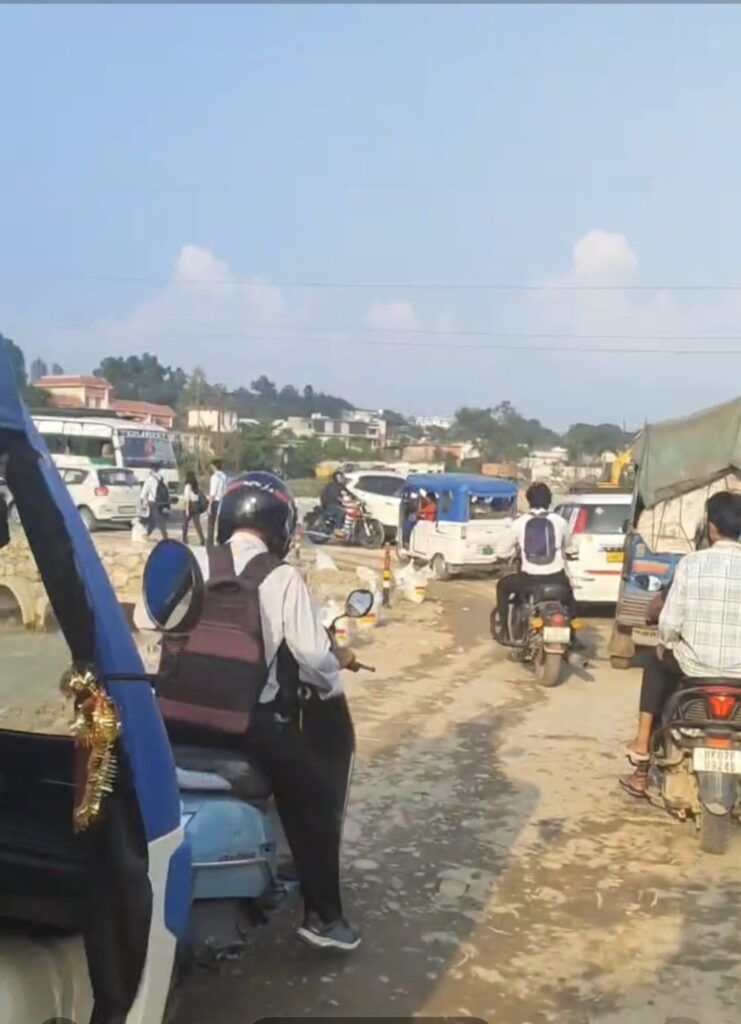 देहरादून – नंदा की चौकी , पांवटा राजमार्ग पर वाहनों का आवाजाही शुरू।