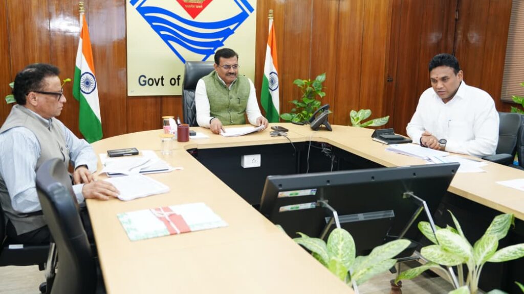 मुख्य सचिव की अध्यक्षता में बैठक, समिति द्वारा विभिन्न मेडिकल एवं नर्सिंग कॉलेजों को नर्सिंग कोर्स संचालन एवं सीट वृद्धि की संस्तुति।