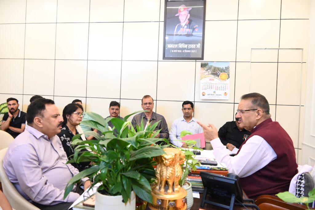 कैबिनेट मंत्री गणेश जोशी ने मसूरी विधानसभा क्षेत्र में पेयजल की समस्याओं के निराकरण एवं सम्बंधित विकास कार्याे की समीक्षा की।