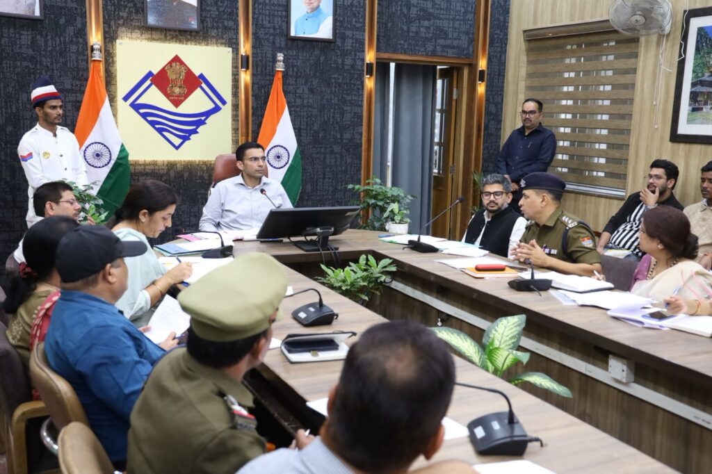 नगर क्षेत्र में वार्ड स्तरीय व ग्रामीण क्षेत्र में ग्राम स्तरीय बाल संरक्षण समितियां की जाएंगी सक्रिय – जिलाधिकारी।