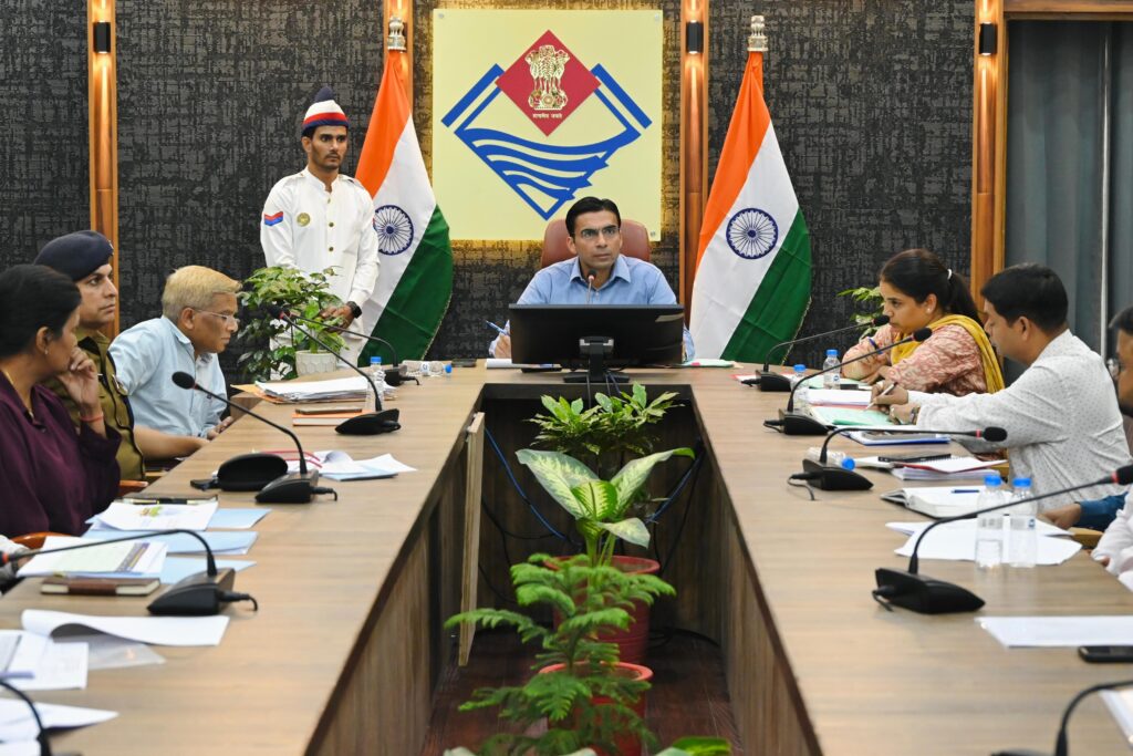 निर्माण कार्यों की लेट लतिफी से पब्लिक परेशान हुई तो होगी कार्यवाही – जिलाधिकारी देहरादून।