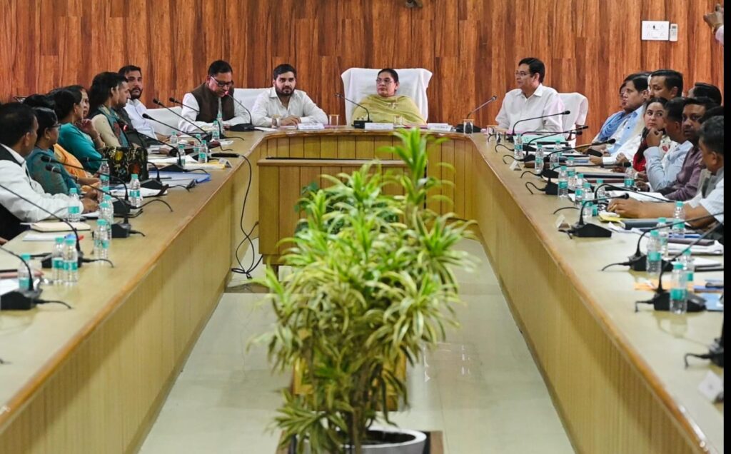 जिला पंचायत अध्यक्ष ने की विकास कार्यो की समीक्षा, दिए जरूरी निर्देश।