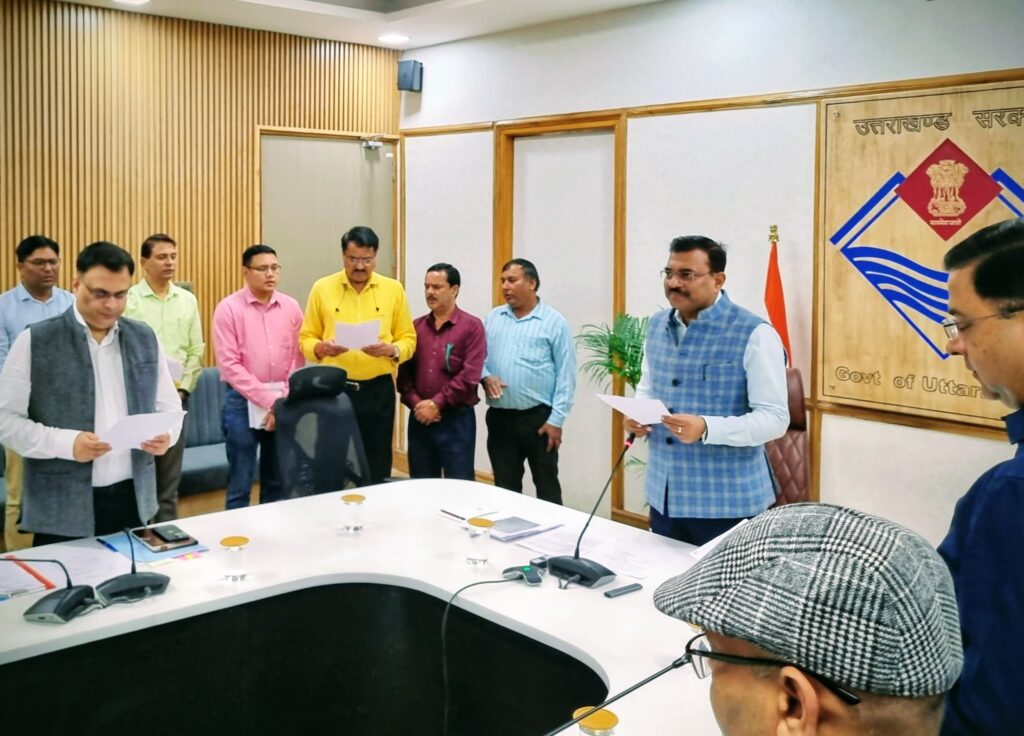 मुख्य सचिव ने सरदार वल्लभभाई पटेल की जयंती पर वरिष्ठ अधिकारियों को एकता एवं अखंडता की शपथ दिलाई।