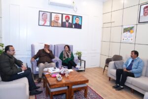 कैबिनेट मंत्री गणेश जोशी ने अधिकारियों को विंटर लाइन कार्निवाल की तैयारियों को समय से पूरा करने के निर्देश दिए, व बताया कि 21 दिसम्बर को स्व.अटल बिहारी वाजपेयी की मूर्ति का लोकार्पण होगा।