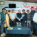 मसूरी प्रेस क्लब मसूरी संवाद कार्यक्रम में डीएफओ डीपी बलूनी ने विभाग से संबंधित समस्याओं की जानकारी दी।